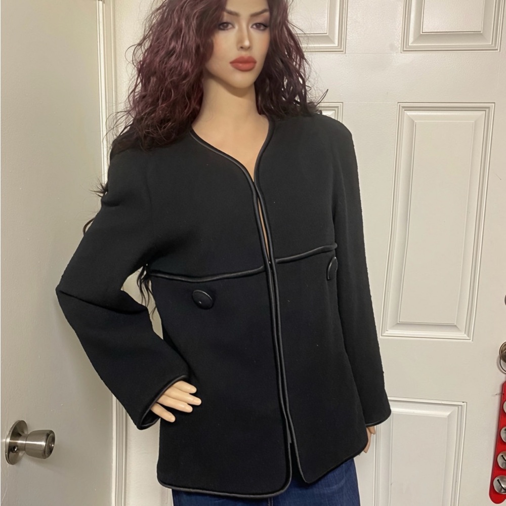 NWT CHANEL 15A PARIS SALZBURG TWEED BLACK CC LOGO BUTTON
BLAZER JACKET FR44 US12